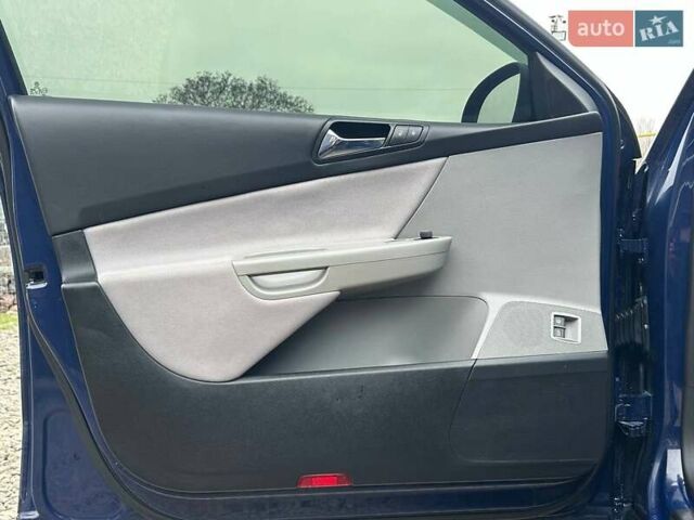 Синий Фольксваген Пассат, объемом двигателя 1.97 л и пробегом 329 тыс. км за 5900 $, фото 11 на Automoto.ua