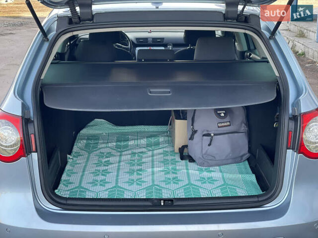 Фольксваген Пассат 2007 в Нежине на Automoto.ua Синий Фольксваген Пассат, объемом двигателя 1.97 л и пробегом 300 тыс. км за 5999 $, фото 5 на Automoto.ua