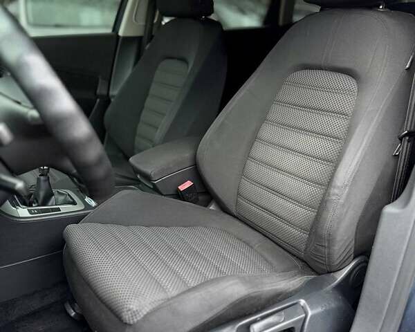 Синий Фольксваген Пассат, объемом двигателя 1.98 л и пробегом 234 тыс. км за 5499 $, фото 11 на Automoto.ua