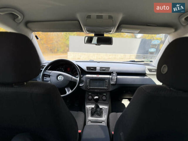 Синій Фольксваген Пассат, об'ємом двигуна 1.6 л та пробігом 192 тис. км за 5700 $, фото 13 на Automoto.ua