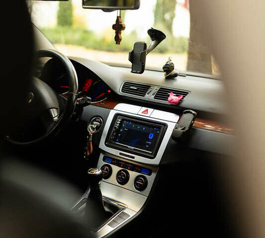 Синий Фольксваген Пассат, объемом двигателя 2 л и пробегом 284 тыс. км за 6400 $, фото 54 на Automoto.ua