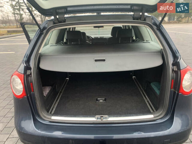 Синий Фольксваген Пассат, объемом двигателя 2 л и пробегом 290 тыс. км за 7000 $, фото 17 на Automoto.ua