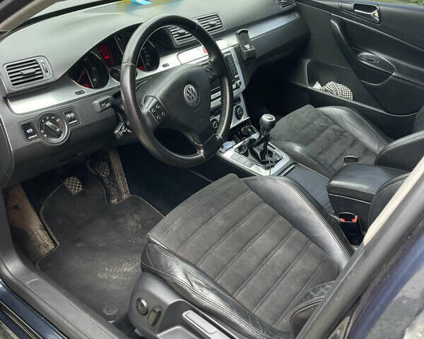 Синій Фольксваген Пассат, об'ємом двигуна 2 л та пробігом 328 тис. км за 7100 $, фото 18 на Automoto.ua