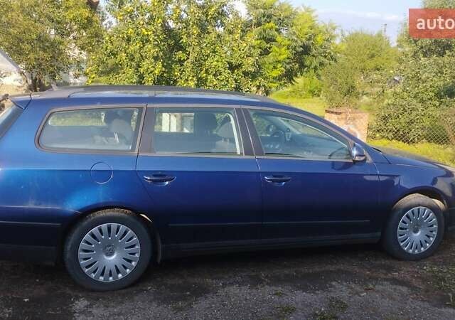 Синий Фольксваген Пассат, объемом двигателя 1.6 л и пробегом 202 тыс. км за 5000 $, фото 6 на Automoto.ua