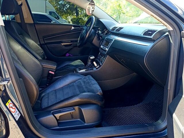 Синій Фольксваген Пассат, об'ємом двигуна 2 л та пробігом 270 тис. км за 8100 $, фото 8 на Automoto.ua