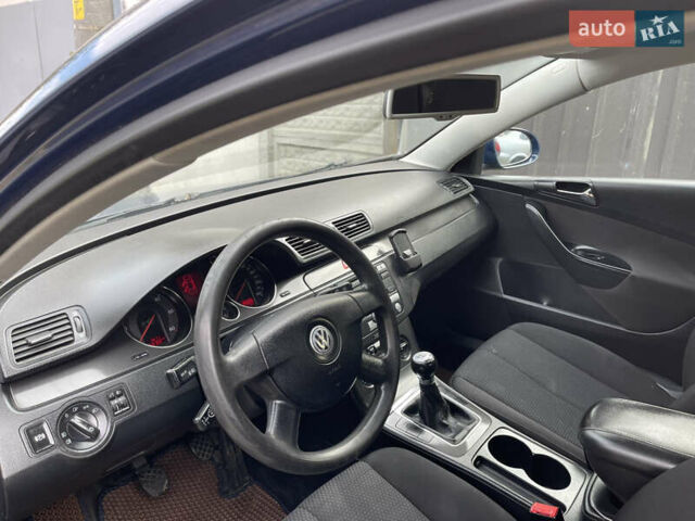 Синий Фольксваген Пассат, объемом двигателя 1.9 л и пробегом 340 тыс. км за 3999 $, фото 2 на Automoto.ua
