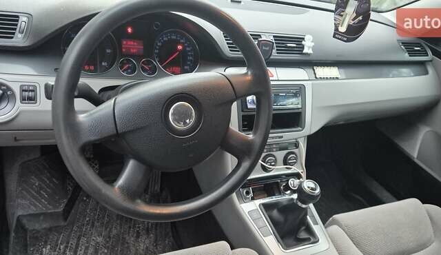 Синій Фольксваген Пассат, об'ємом двигуна 1.97 л та пробігом 316 тис. км за 6500 $, фото 8 на Automoto.ua