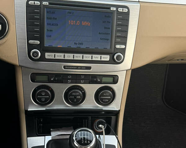 Синий Фольксваген Пассат, объемом двигателя 1.97 л и пробегом 340 тыс. км за 6800 $, фото 6 на Automoto.ua