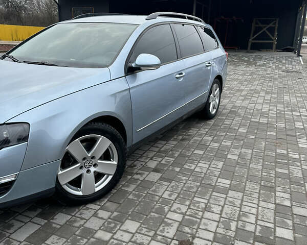 Синий Фольксваген Пассат, объемом двигателя 1.97 л и пробегом 340 тыс. км за 6999 $, фото 11 на Automoto.ua