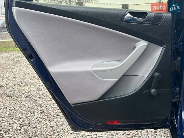 Синий Фольксваген Пассат, объемом двигателя 1.97 л и пробегом 329 тыс. км за 5900 $, фото 23 на Automoto.ua