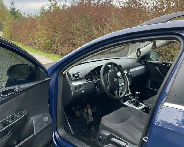 Синий Фольксваген Пассат, объемом двигателя 1.97 л и пробегом 300 тыс. км за 4750 $, фото 12 на Automoto.ua