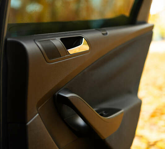 Синий Фольксваген Пассат, объемом двигателя 2 л и пробегом 284 тыс. км за 6400 $, фото 49 на Automoto.ua