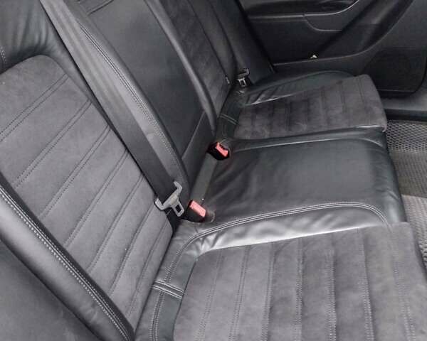 Синий Фольксваген Пассат, объемом двигателя 2 л и пробегом 275 тыс. км за 7500 $, фото 9 на Automoto.ua