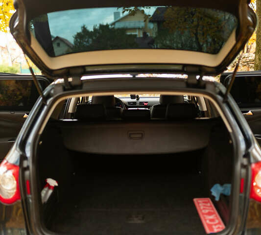 Синий Фольксваген Пассат, объемом двигателя 2 л и пробегом 284 тыс. км за 6400 $, фото 36 на Automoto.ua