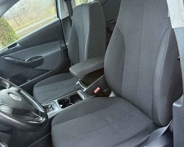 Синій Фольксваген Пассат, об'ємом двигуна 1.6 л та пробігом 193 тис. км за 6600 $, фото 21 на Automoto.ua