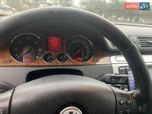 Синий Фольксваген Пассат, объемом двигателя 2 л и пробегом 290 тыс. км за 7000 $, фото 10 на Automoto.ua