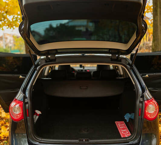 Синий Фольксваген Пассат, объемом двигателя 2 л и пробегом 284 тыс. км за 6400 $, фото 37 на Automoto.ua