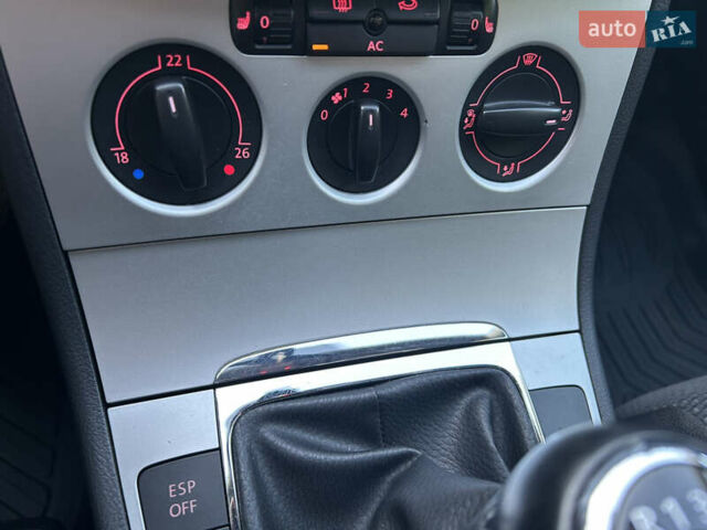 Синій Фольксваген Пассат, об'ємом двигуна 1.9 л та пробігом 344 тис. км за 7550 $, фото 91 на Automoto.ua