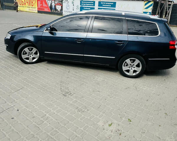 Синий Фольксваген Пассат, объемом двигателя 1.97 л и пробегом 230 тыс. км за 7300 $, фото 4 на Automoto.ua