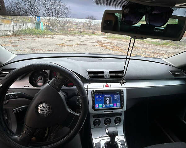 Синий Фольксваген Пассат, объемом двигателя 1.97 л и пробегом 266 тыс. км за 7099 $, фото 19 на Automoto.ua