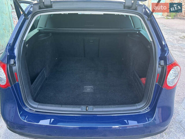 Синій Фольксваген Пассат, об'ємом двигуна 1.9 л та пробігом 344 тис. км за 7550 $, фото 29 на Automoto.ua