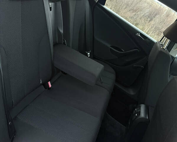 Синій Фольксваген Пассат, об'ємом двигуна 1.6 л та пробігом 193 тис. км за 6600 $, фото 23 на Automoto.ua