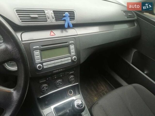 Синий Фольксваген Пассат, объемом двигателя 1.6 л и пробегом 259 тыс. км за 5500 $, фото 2 на Automoto.ua