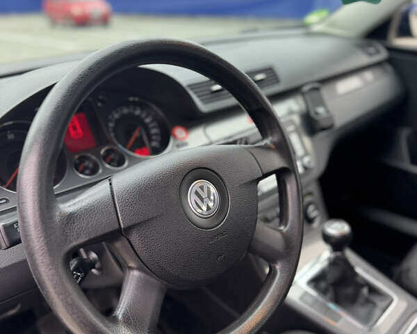 Фольксваген Пассат 2007 у Калуше на Automoto.ua Синій Фольксваген Пассат, об'ємом двигуна 1.97 л та пробігом 285 тис. км за 6900 $, фото 15 на Automoto.ua