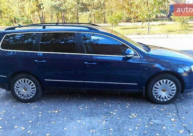 Синий Фольксваген Пассат, объемом двигателя 2 л и пробегом 265 тыс. км за 7100 $, фото 6 на Automoto.ua