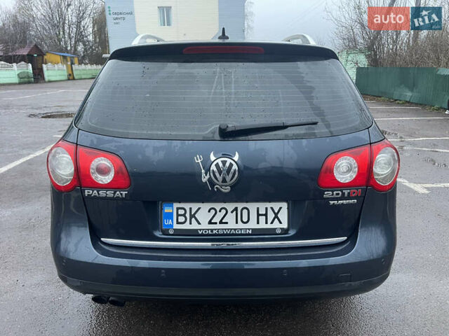 Синій Фольксваген Пассат, об'ємом двигуна 2 л та пробігом 328 тис. км за 7100 $, фото 13 на Automoto.ua