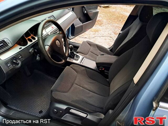 Синий Фольксваген Пассат, объемом двигателя 2 л и пробегом 245 тыс. км за 6700 $, фото 4 на Automoto.ua