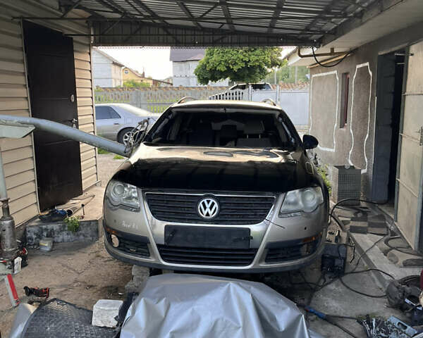 Синій Фольксваген Пассат, об'ємом двигуна 2 л та пробігом 310 тис. км за 3500 $, фото 5 на Automoto.ua