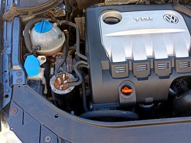 Синій Фольксваген Пассат, об'ємом двигуна 2 л та пробігом 270 тис. км за 8100 $, фото 11 на Automoto.ua