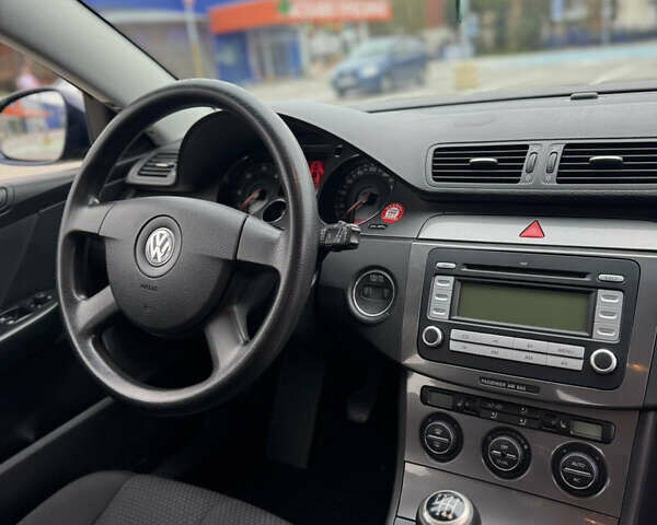 Фольксваген Пассат 2007 у Калуше на Automoto.ua Синій Фольксваген Пассат, об'ємом двигуна 1.97 л та пробігом 285 тис. км за 6900 $, фото 23 на Automoto.ua