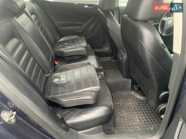 Синий Фольксваген Пассат, объемом двигателя 2 л и пробегом 290 тыс. км за 7000 $, фото 8 на Automoto.ua