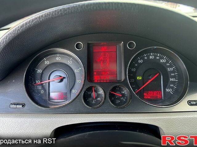 Синий Фольксваген Пассат, объемом двигателя 2 л и пробегом 231 тыс. км за 5600 $, фото 7 на Automoto.ua