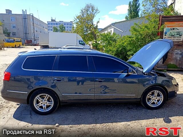 Синій Фольксваген Пассат, об'ємом двигуна 2 л та пробігом 270 тис. км за 8100 $, фото 2 на Automoto.ua