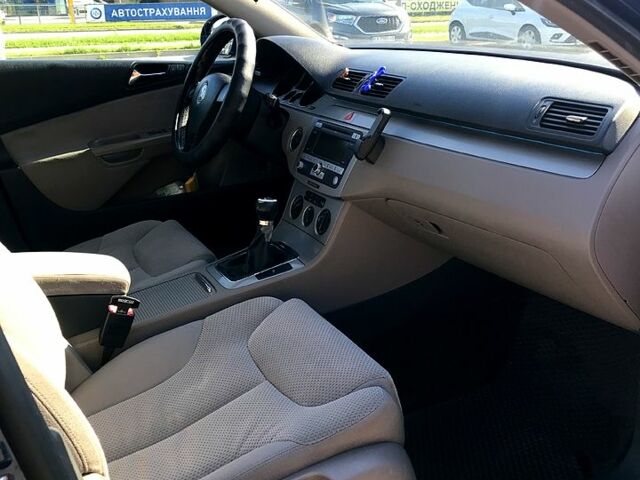 Синий Фольксваген Пассат, объемом двигателя 2 л и пробегом 335 тыс. км за 6500 $, фото 6 на Automoto.ua