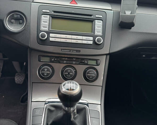 Фольксваген Пассат 2007 у Калуше на Automoto.ua Синій Фольксваген Пассат, об'ємом двигуна 1.97 л та пробігом 285 тис. км за 6900 $, фото 18 на Automoto.ua