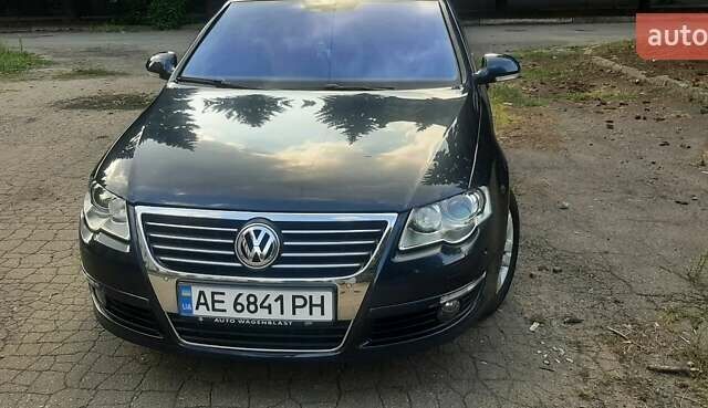 Синій Фольксваген Пассат, об'ємом двигуна 2 л та пробігом 279 тис. км за 10000 $, фото 2 на Automoto.ua