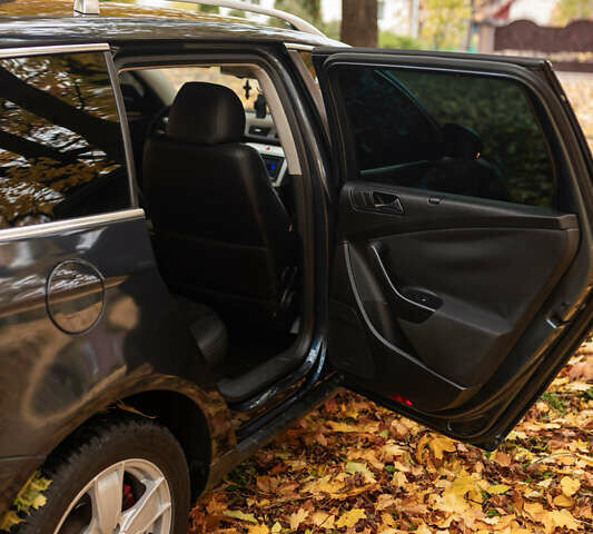 Синий Фольксваген Пассат, объемом двигателя 2 л и пробегом 284 тыс. км за 6400 $, фото 47 на Automoto.ua