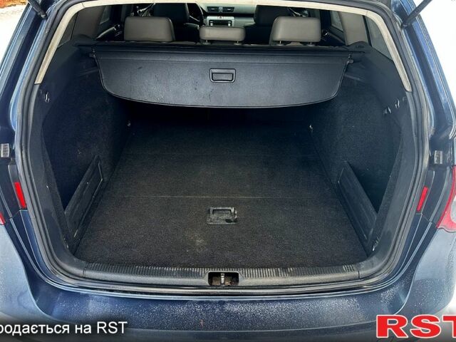 Синий Фольксваген Пассат, объемом двигателя 2 л и пробегом 231 тыс. км за 5600 $, фото 9 на Automoto.ua