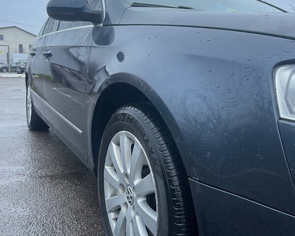 Синій Фольксваген Пассат, об'ємом двигуна 2 л та пробігом 328 тис. км за 7100 $, фото 7 на Automoto.ua