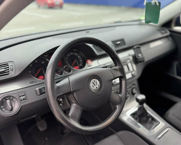 Фольксваген Пассат 2007 у Калуше на Automoto.ua Синій Фольксваген Пассат, об'ємом двигуна 1.97 л та пробігом 285 тис. км за 6900 $, фото 14 на Automoto.ua