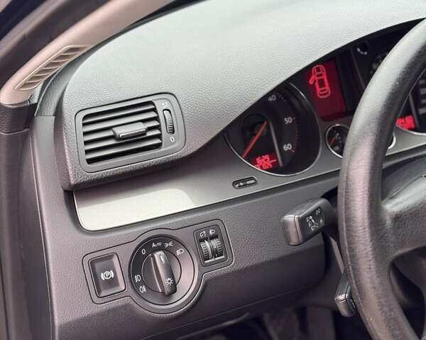 Фольксваген Пассат 2007 у Калуше на Automoto.ua Синій Фольксваген Пассат, об'ємом двигуна 1.97 л та пробігом 285 тис. км за 6900 $, фото 13 на Automoto.ua