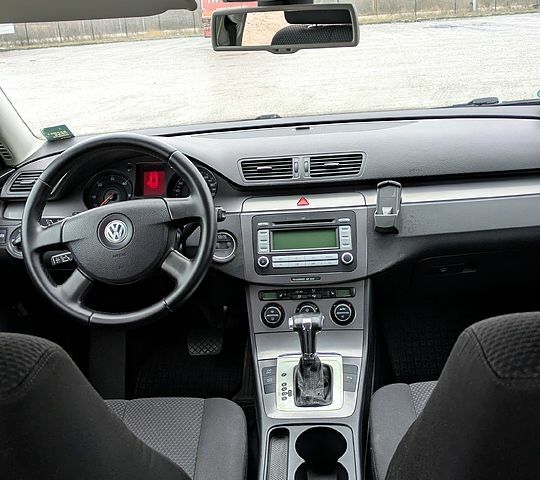 Синій Фольксваген Пассат, об'ємом двигуна 2 л та пробігом 441 тис. км за 5900 $, фото 1 на Automoto.ua