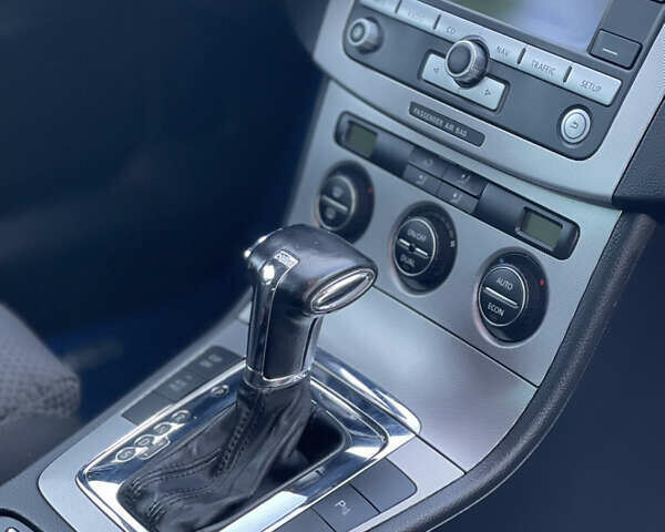 Фольксваген Пассат 2007 в Нежине на Automoto.ua Синий Фольксваген Пассат, объемом двигателя 1.97 л и пробегом 300 тыс. км за 5999 $, фото 9 на Automoto.ua