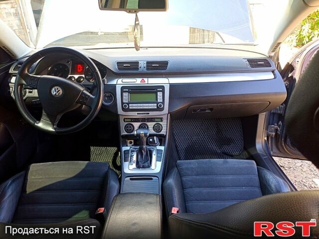 Синій Фольксваген Пассат, об'ємом двигуна 2 л та пробігом 270 тис. км за 8100 $, фото 6 на Automoto.ua