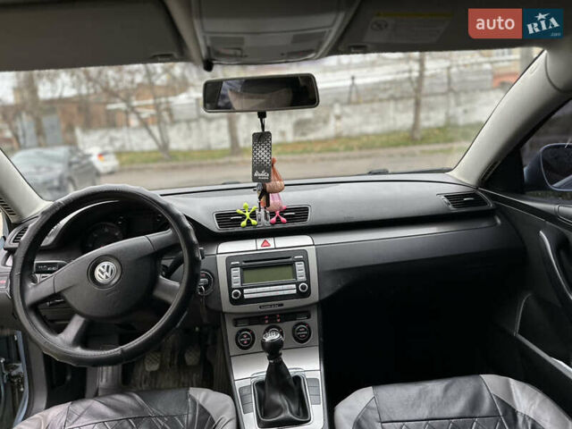 Синий Фольксваген Пассат, объемом двигателя 1.97 л и пробегом 283 тыс. км за 4500 $, фото 7 на Automoto.ua