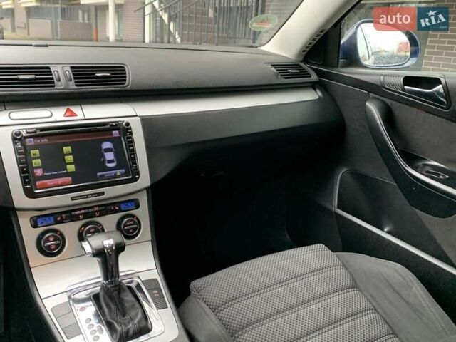 Синий Фольксваген Пассат, объемом двигателя 1.97 л и пробегом 283 тыс. км за 6399 $, фото 7 на Automoto.ua